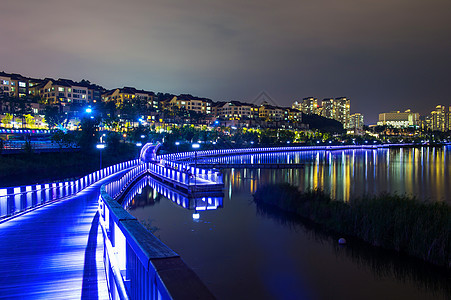 韩国晚上有多彩的桥和城市风景彩虹吸引力活力半坡旅行娱乐景观地标展示世界图片