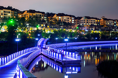 韩国晚上有多彩的桥和城市风景地标景观旅行彩虹旅游喷泉水原展示首都吸引力图片