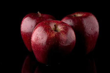 新鲜红苹果饮食营养飞沫水平黑色红色农业水果图片