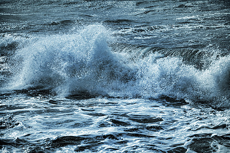 海洋表面的高波浪反射蓝色海岸线流动景点海景热带波纹海滩阳光图片