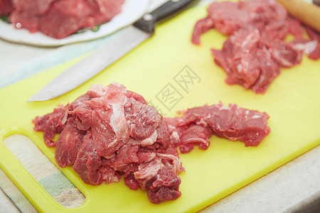 原肉切片厨房烹饪牛扒红色饲料砧板营养食物厨具牛肉图片