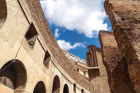 Colosseum 内部视图晴天天空环境日光石头古城斗兽场历史建筑学竞技场图片