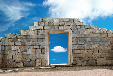 有入口的墙壁出口堡垒地标历史宗教城堡蓝色天空天堂建筑学图片