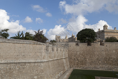 马耳他中世纪城市Mdina的旧墙壁入口旅行古董建筑地标历史小镇建筑学石灰石历史性图片