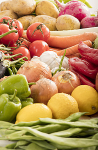 含有各种原有机蔬菜的成分 包括不同种类的生有机蔬菜绿色水果农业食物柠檬饮食黄色胡椒收藏植物图片