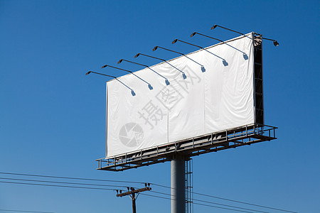 空白的广告牌天空市场蓝色街道展示宣传营销帆布横幅城市图片