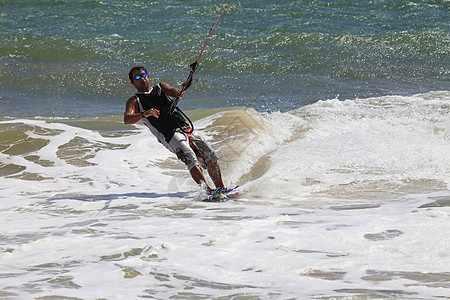肯泰瑟弗在行动蓝色比赛锦标赛海滩活力自由木板风筝活动男性图片