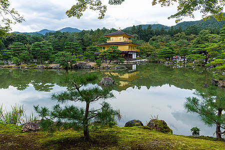 日本的九角寺庙地标池塘花园旅行崇拜水平文化建筑学世界遗产图片