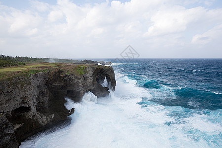 曼萨角海岸天空海滩太阳泡沫假期悬崖海浪海景旅行图片