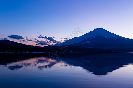富士山与亚马纳卡湖顶峰反射公吨荒野农村日落森林火山风景太阳图片
