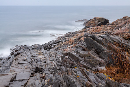 冬季海岸海洋石头蓝色白色海景风暴支撑波浪风景海岸线图片