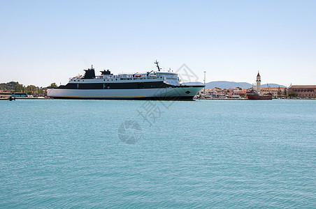 Zakynthos港渡轮船图片