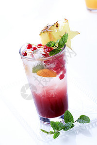 夏季饮料醋栗酒精果汁冰镇玻璃冷藏冰块水果苏打糖浆图片