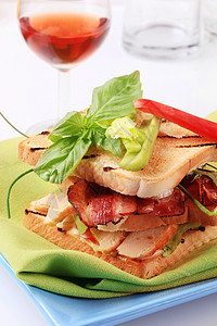土耳其和培根三明治美食熏肉午餐主菜火腿火鸡库存食物俱乐部面包图片