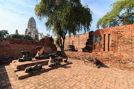 在拉特布拉纳寺庙当地称为 阿尤塔亚王国博罗马拉查蒂拉国王二世大堂和主塔台国王宝塔纪念碑建筑旅游崇拜城市宗教精神历史图片