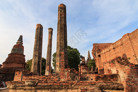 在拉特布拉纳寺庙当地称为 阿尤塔亚王国博罗马拉查蒂拉国王二世大堂和主塔台纪念碑遗产红土宝塔王国国王文化宗教历史火葬图片