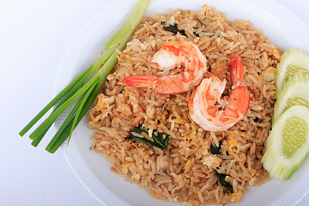 白板和白色背景的虾虾和蔬菜炒米 泰国烹饪品洋葱搅拌海鲜美食主菜午餐盘子香菜烹饪香料图片