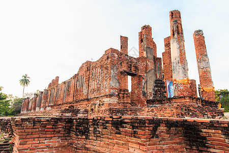 泰国阿尤塔亚Thammikarat寺庙大堂废墟崇拜天空历史性佛塔宝塔岩石宗教雕像旅行图片