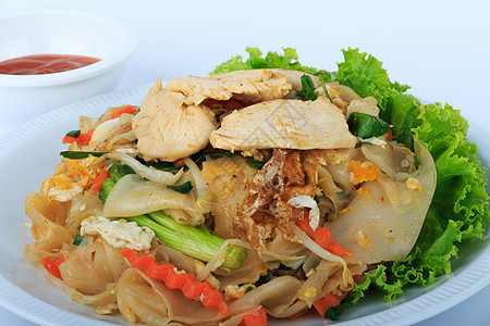 大米面条炸鸡 泰国街食品绿色食物白色盘子国际街道美食辣椒蔬菜胡椒图片