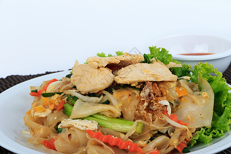 大米面条炸鸡 泰国街食品盘子白色食物街道蔬菜绿色美食洋葱胡椒国际图片