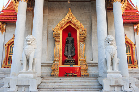 泰国曼谷号码头泰国寺庙的佛像崇拜金子旅游历史雕塑假期艺术大理石雕刻历史性图片