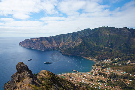 鲁滨逊克鲁索岛森林传奇林地房屋爬坡火山海岸海洋绿色支撑图片