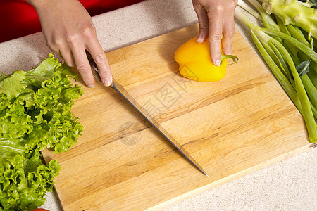 原蔬菜胡椒食物营养房子饮食绿色桌子沙拉女士午餐图片