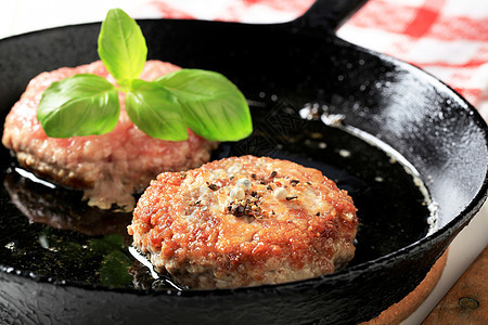 Pan 煎饼面条牛肉黑色食物香料猪肉碎肉煎锅平底锅油炸馅饼图片