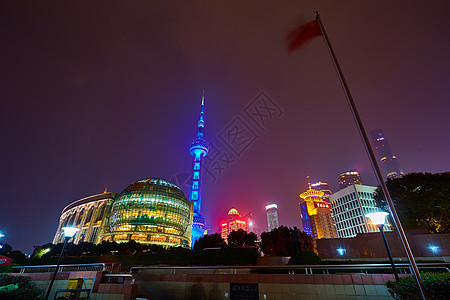 夜里东方珍珠塔外滩蓝色珍珠旅行办公室天际建筑高楼城市建筑学图片