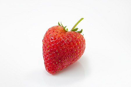 白色背景上隔离的新鲜草莓宏观饮食甜点食物叶子团体种子水果浆果图片