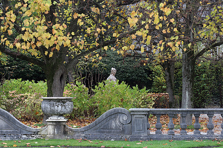 奥地利萨尔茨堡米拉贝尔宫殿和花园城堡晴天城市叶子运动灰色公园喷泉绿色编队图片