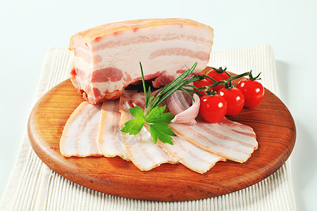 新鲜猪肉肚子洋葱脂肪砧板蔬菜库存果皮条纹育肥平板香菜图片