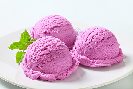蓝莓冰淇淋盘子美食酸奶甜点紫色水果森林浆果奶制品食物图片