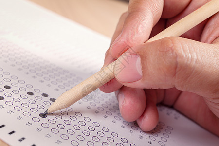 计算机纸和铅笔的Exam碳纸张橡皮电脑床单学生圆圈卡片测验测试考试竞争图片