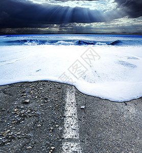 公路和海路及海路石头天气戏剧性交通海浪灾难旅行海景阳光海啸图片