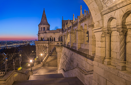 匈牙利布达佩斯的渔民巴斯丁Bastion堡垒建筑旅行天空建筑学石墙楼梯石头日落蓝色图片