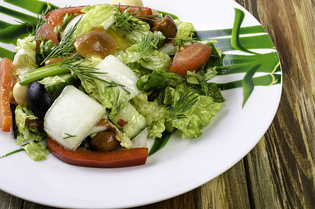 沙拉加卷心菜 西红柿和胡椒食物健康白色盘子午餐饮食红色营养蔬菜黄瓜图片