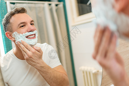 剃刮水平镜子卫生选择性人脸剃须膏反射幸福焦点剃须图片