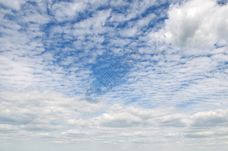 白烟云雨云阳光天蓝色沉淀季节太阳天气天空云景蓝色图片