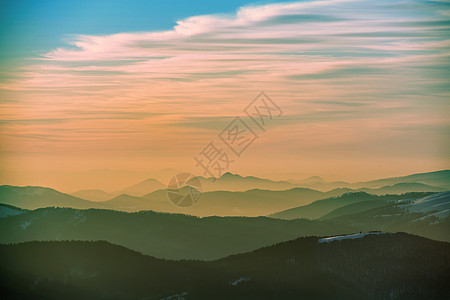 冬山日落风景日出阳光童话太阳季节山脉环境国家天空图片