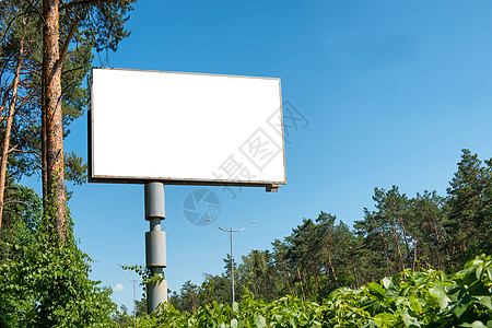 有空的空间的空白的广告牌框架宣传广告公告森林天空木板路标促销城市图片