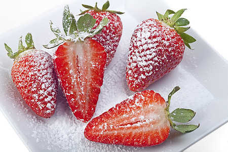 带糖的草莓小片图片