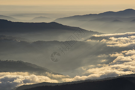 山上云云公园农村天气顶峰天空地平线薄雾环境自然日落图片