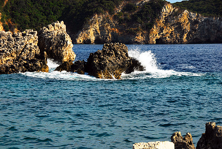 爱奥尼亚海滨青色荒野支撑海滩海岸旅行丘陵阳光波浪微风图片