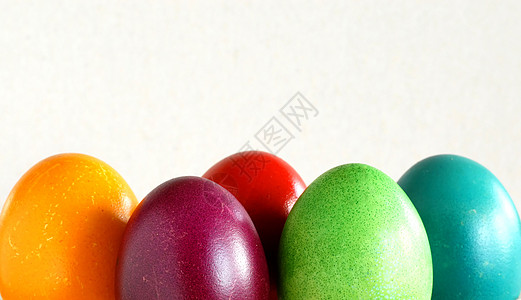 复活节鸡蛋食物水平黄色青色季节性食品紫色蓝色红色团体背景图片