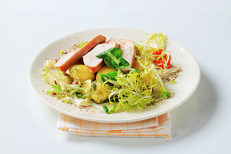 烤火鸡乳和土豆生菜白肉食物香草羊肉盘子沙拉鱼片火鸡午餐图片