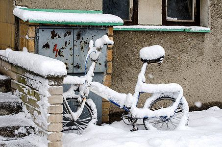 冬天的自行车图片