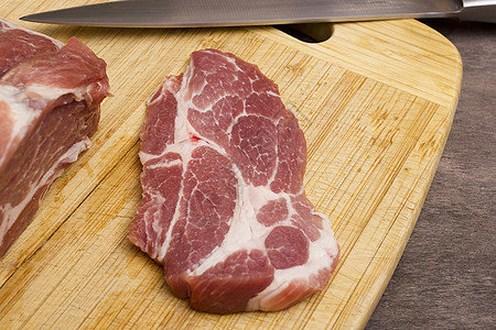 切碎原生肉猪肉餐厅烧烤烹饪营养美食倾斜牛扒胸部炙烤食物图片