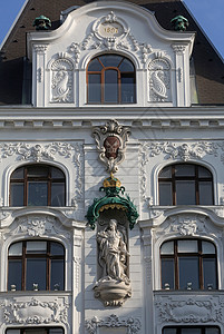 Frederick国王三世 维也纳Wustenrot大楼景观天空晴天历史性历史尖塔风格蓝色街道雕塑图片