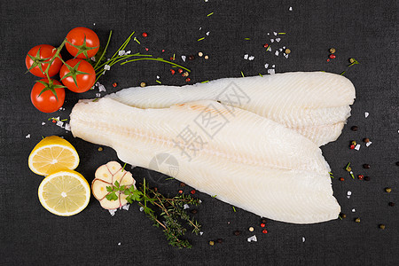 新鲜的沙丁鱼片草药烹饪厨房柠檬盐片韭菜草本植物香菜海鲜天线图片